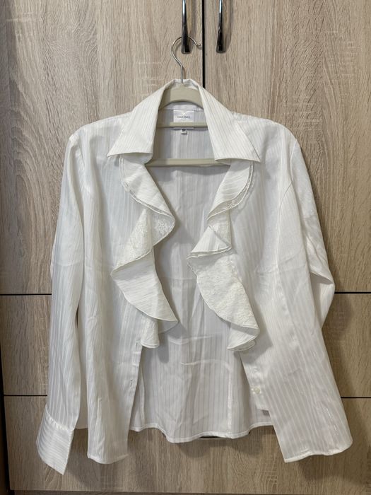 Рубашка белая с красивым дизайном