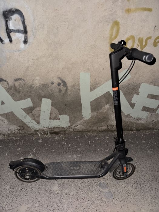 Продаю электро самокат  ninebot f2