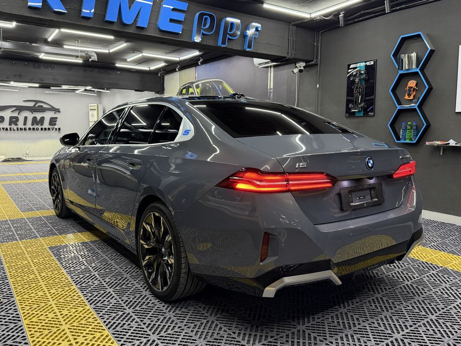 BMW i5 M Sport 35L Nardo Grey