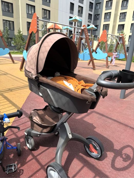 Продам коляску Stokke