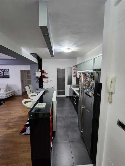 Дава се под наем Тристаен апартамент в София, Слатина - 110 кв.м за 663 € - Снимка #1