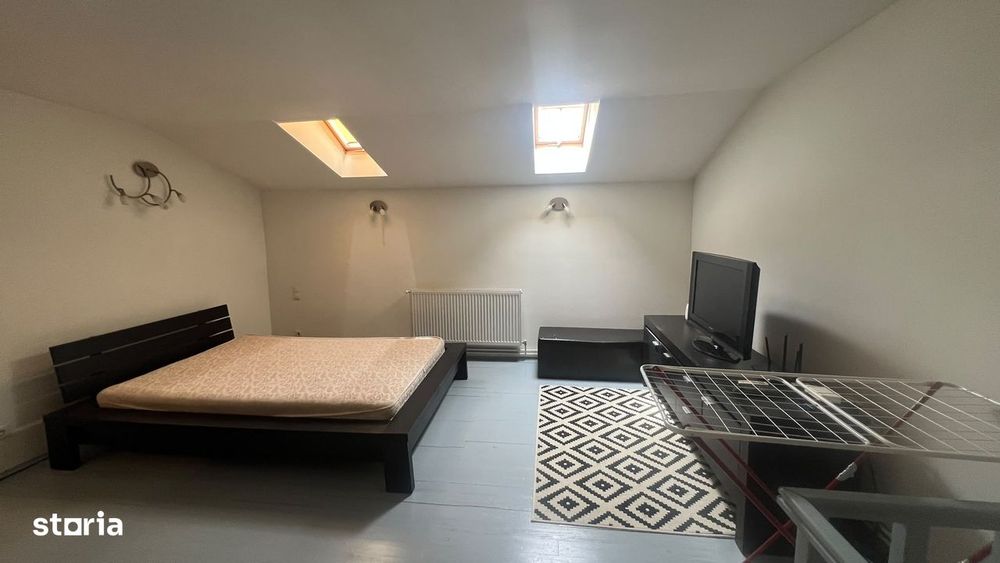 Apartament la casă + spațiu comercial, zonă ultracentrală – Piața Mică