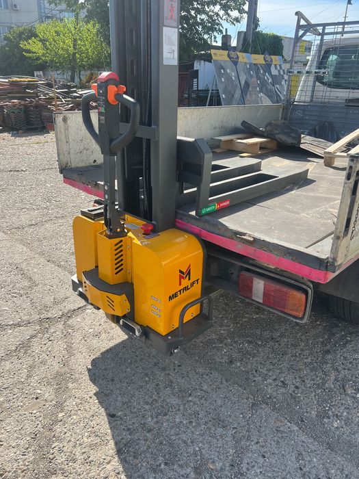 Stivuitor electric  /Self Stacker /  Autoincarcare / 1000 kg