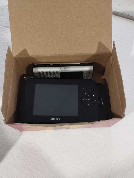 Телефони за части