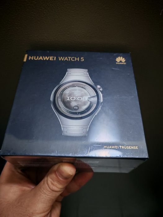 Huawei watch 5 titanium 46 mm мов не разпечатан.