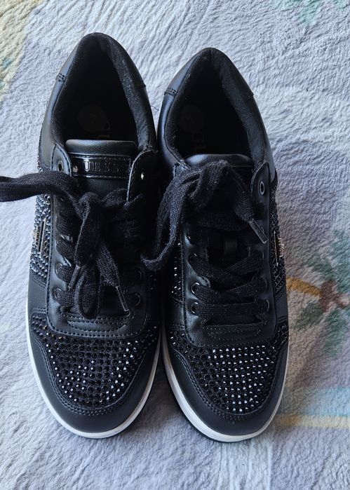 Маратонки Guess  нови