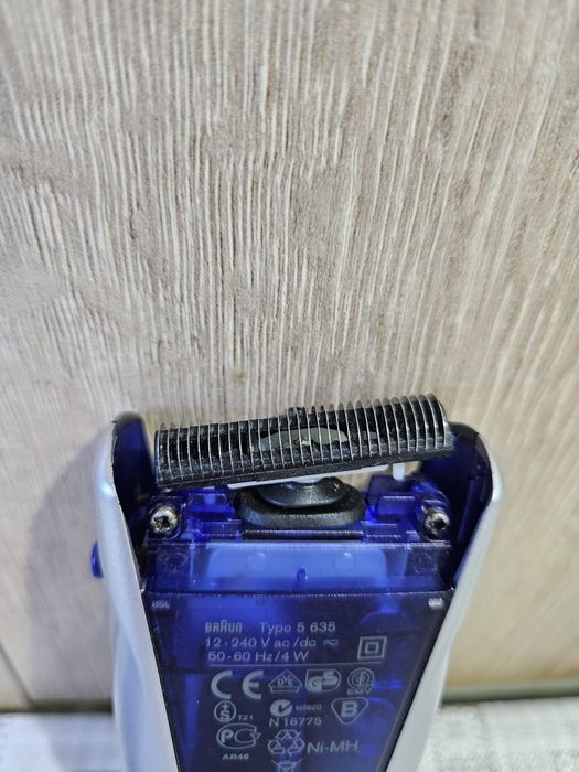 Mașină de bărbierit Braun 3773 ( la priza si acumulator)