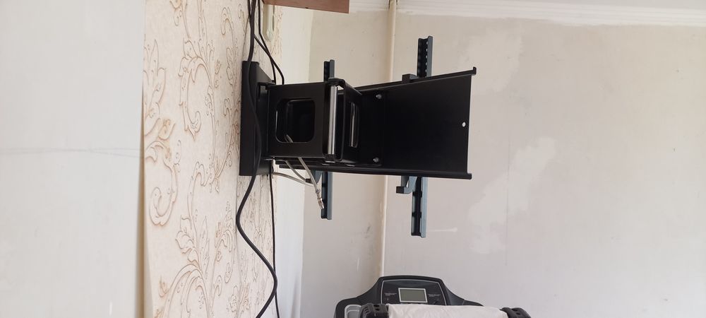 Кронштейн для телевизора.