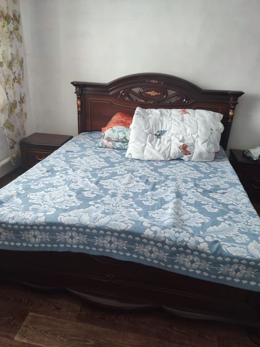 Продам спальный гарнитур
