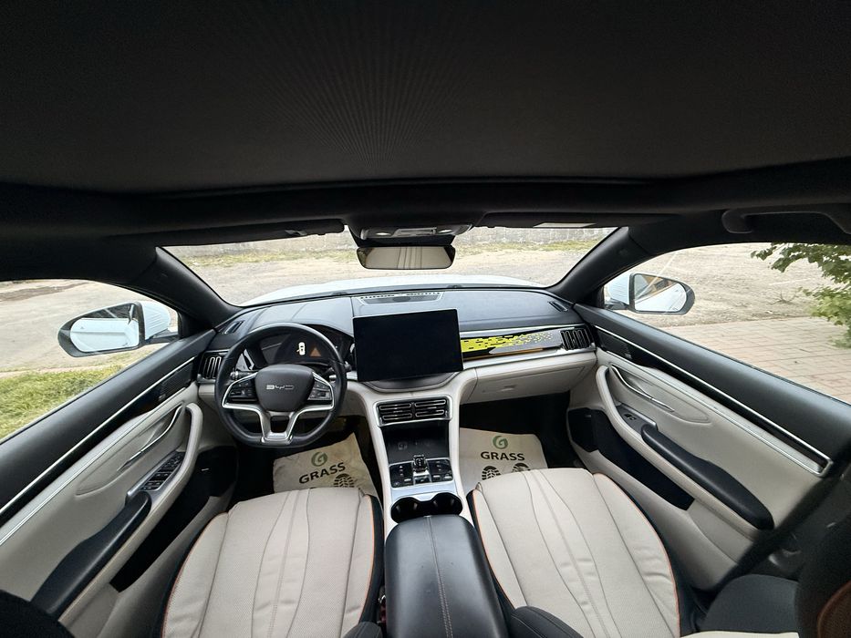 BYD chempion 605 km 2023 yil  tozza yumshoq bolon parok qoyilgan