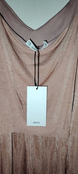 Ефирен топ с пера Mango