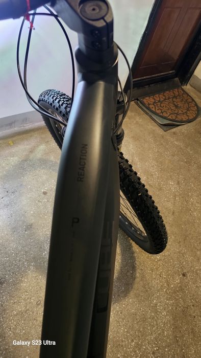 Bicicleta e-bike CUBE Reaction