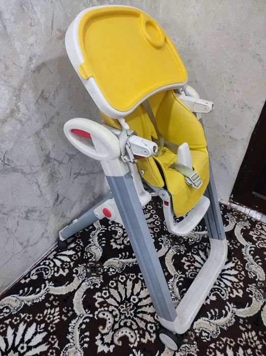 Продаются детский кресло  ( йош болалар учун жуда ажойиб кресло )