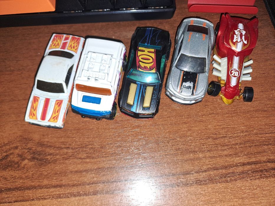 оригинальные машинки Hot wheels