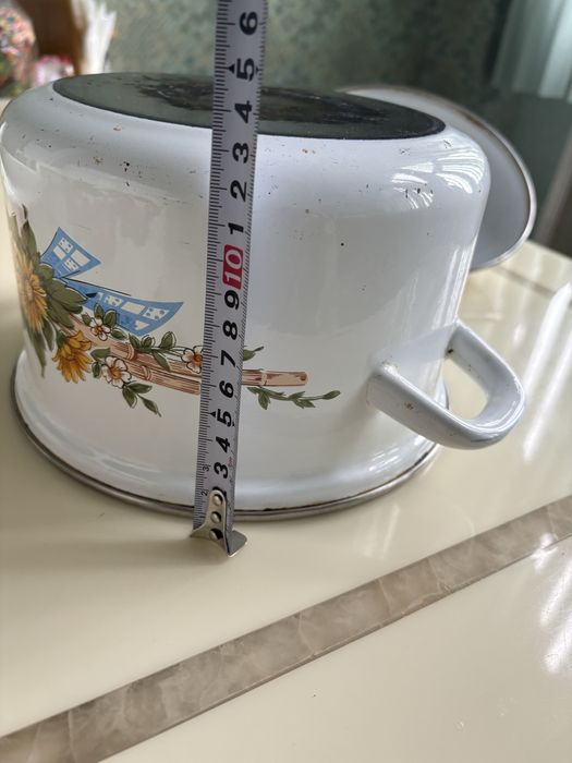 Кастрюли эмалированные б/у