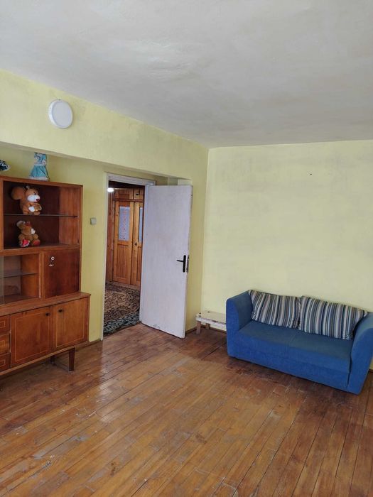 Inchiriez apartament cu 2 camere