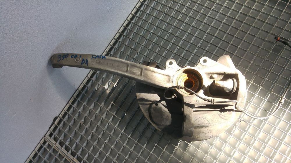 fuzeta dreapta fata mercedes m-class ml 350 4matic w164 2011