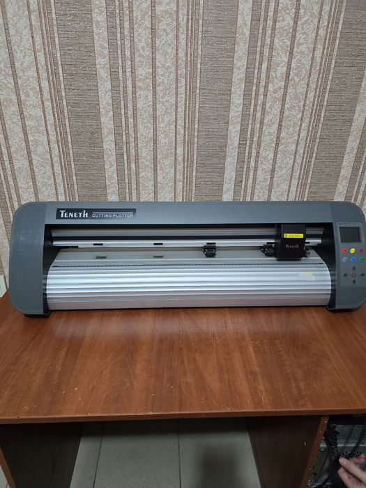 Плотер сатылады. Әріптер кеседі