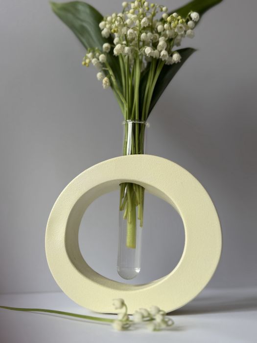 Vaza ovala din praf ceramic