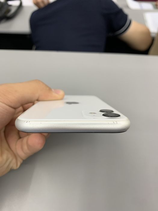 iphone 11  сотилади