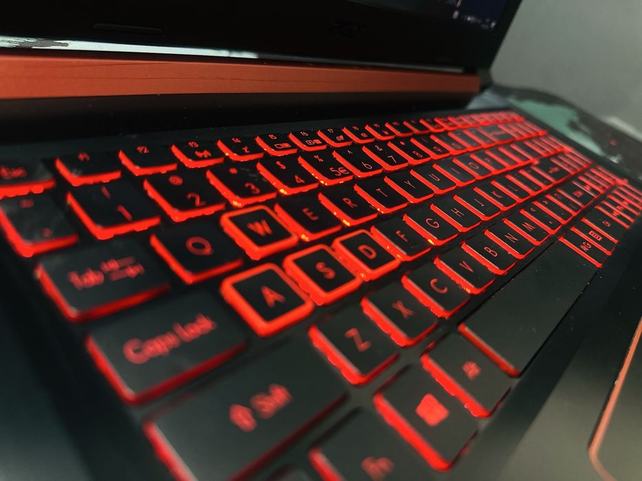 Мощный игравой ноутбук Acer Nitro