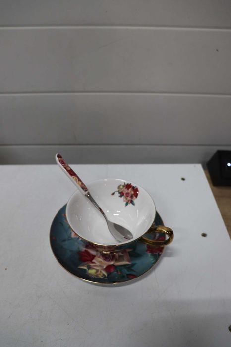 Луксозен комплект за чай от костен порцелан Royal Classic