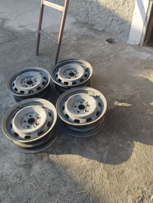 Продам диски на Карину е