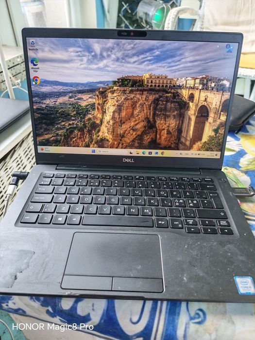 Бизнес лаптоп DELL Latitude 7300