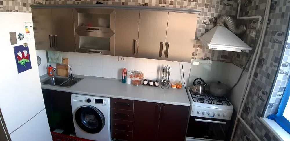 1 Хоналик плюс подвали уй килинган квартира сотилади 5 микрн