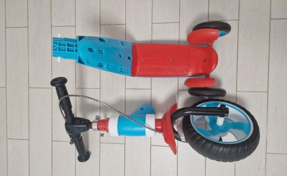 Bicicleta tip trotineta si rochita