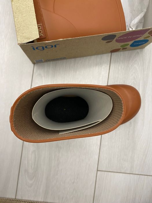 Ботуши на марката Igor