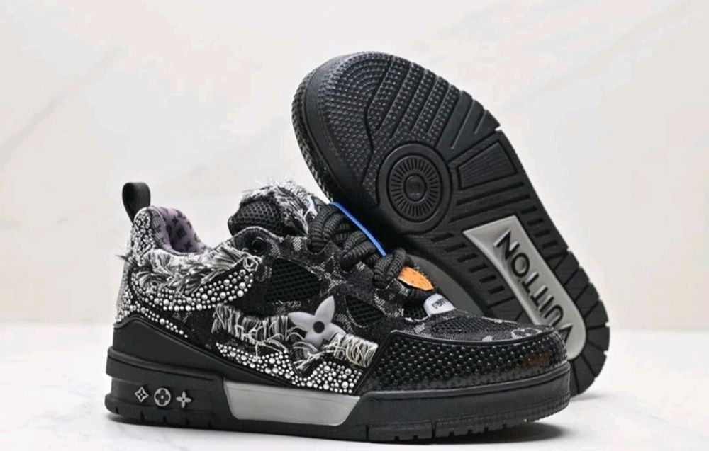 LOUIS VUITTON x Swarovski Skate Custom  Black 1854