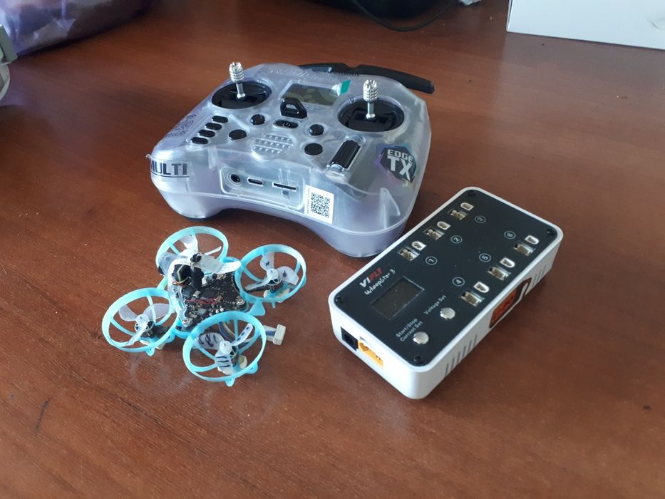 Продам дрон betafpv air65