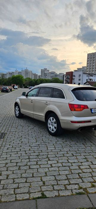 Se vinde Audi Q7