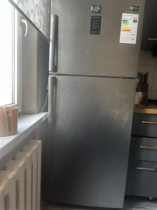 Холодильник Samsung