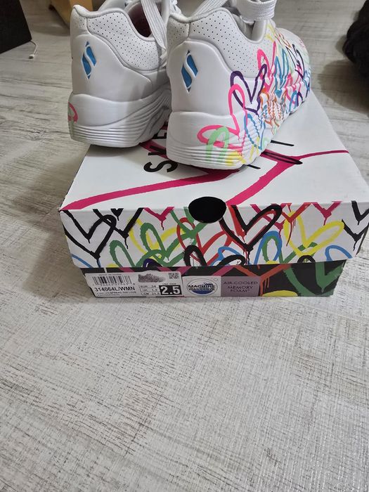 Adidasi Skechers