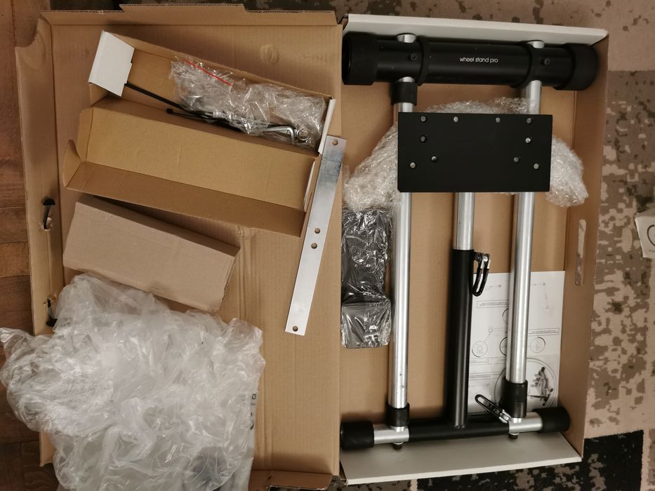 Stand volan gaming Wheel Stand Pro Deluxe V2 pentru Logitech G29