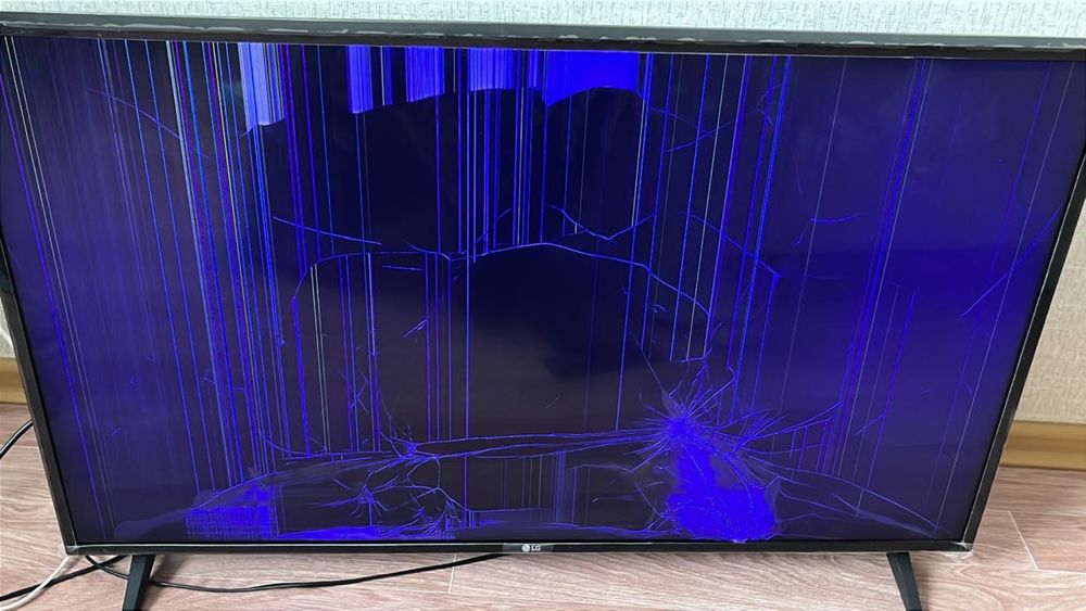 Продам телевизор на запчасти