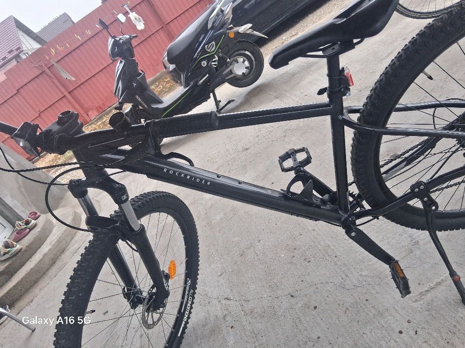 Vând Bicicleta Rockrider