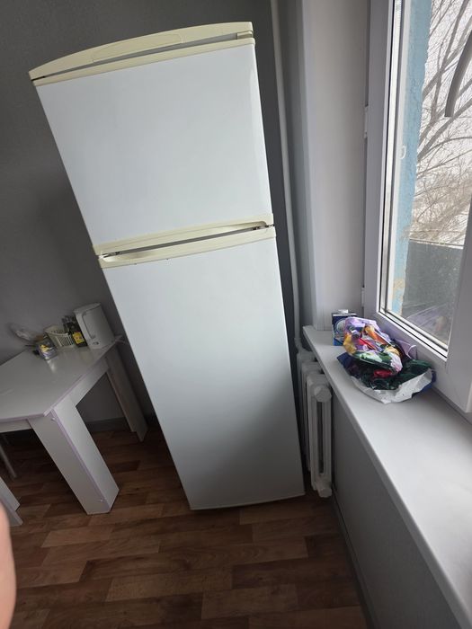 Продам холодильник