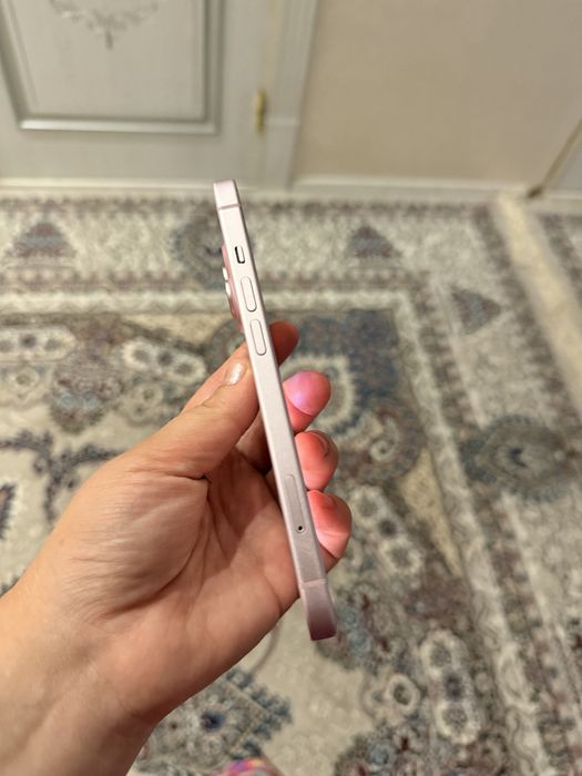 iPhone 15 в хорошем состоянии