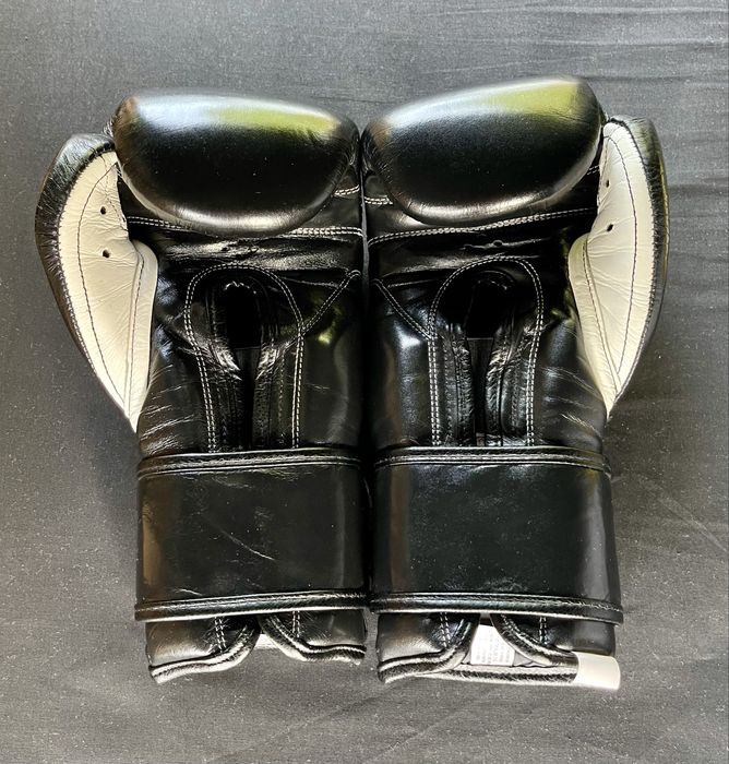 Manusi box Cleto Reyes 14oz