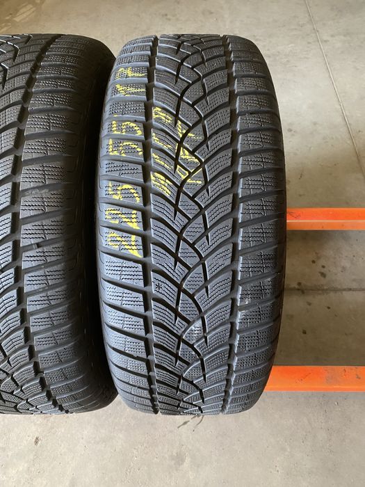 Anvelope iarna 225/55/17 Goodyear Ultra Grip Perf RFT 225 55 17 R17