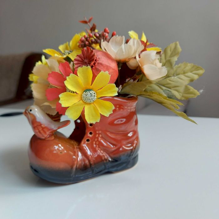 Vază ghetuță ceramică cu aranjament flori de toamnă – Decor rustic