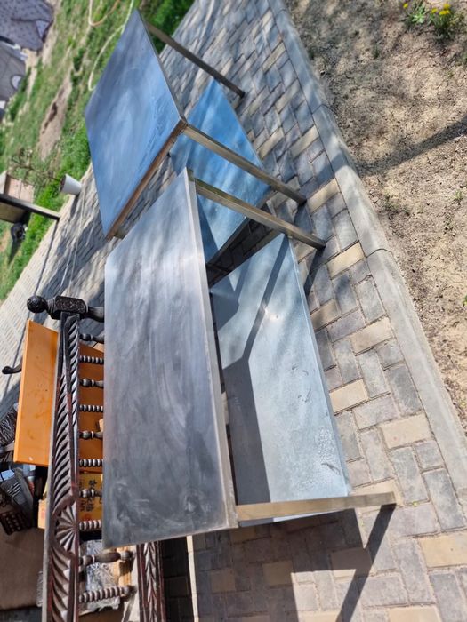 Металлический стол