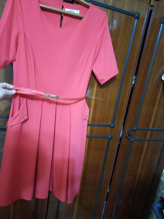 Платья,  коралловая