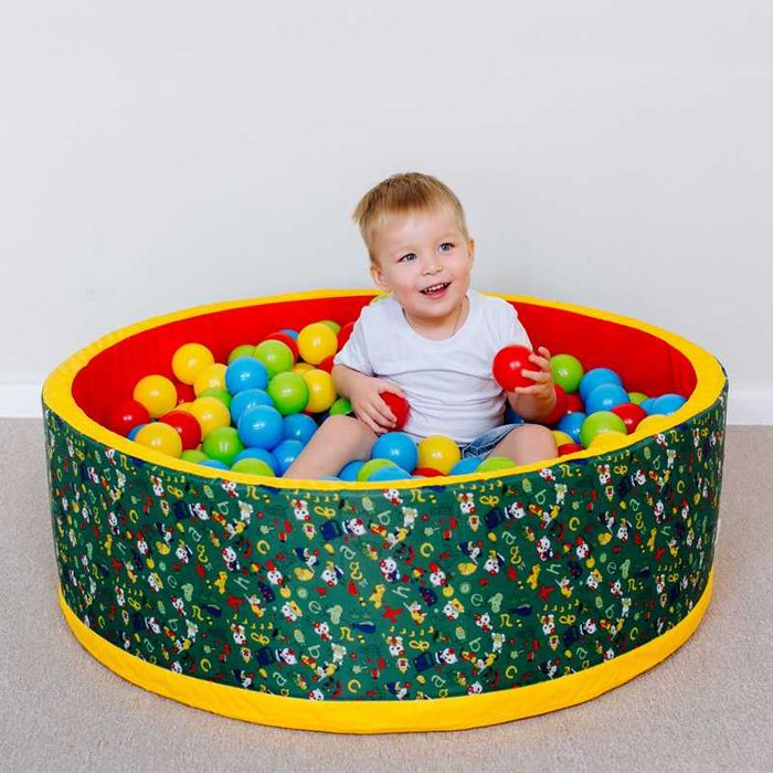 Сухой бассейн «Веселая поляна» + 100 шариков или + 200 шариков