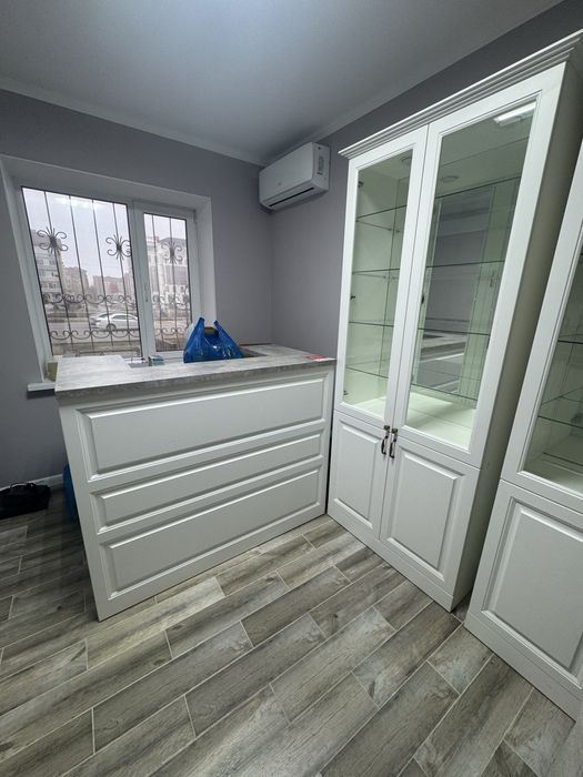 Продам витрины рецепшен