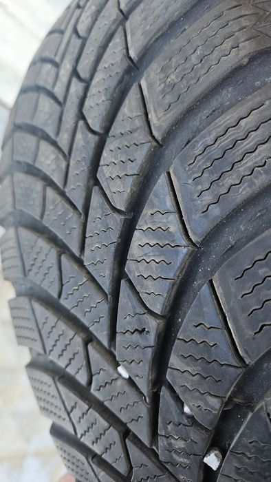 4бр гуми 205 60 16 дот 21 семперит