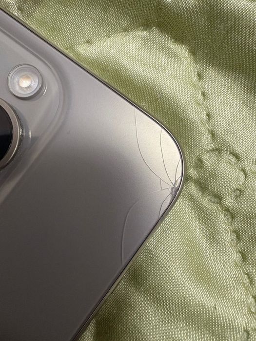 Айфон 15 про , в отличном сост